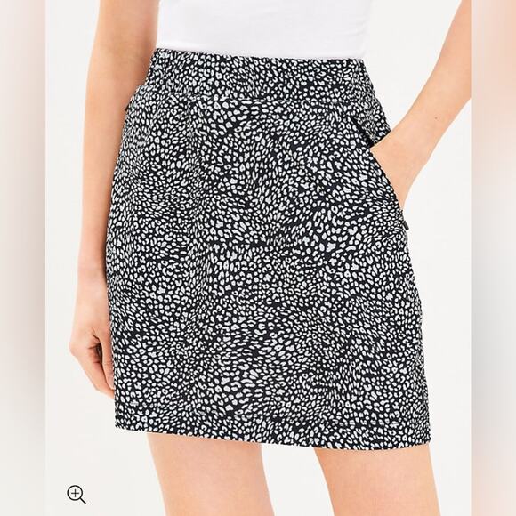 Lou & Grey Cheetah Print Wanderweave Zip Pocket Skort Skirt Black/White Size L - Picture 4 of 12